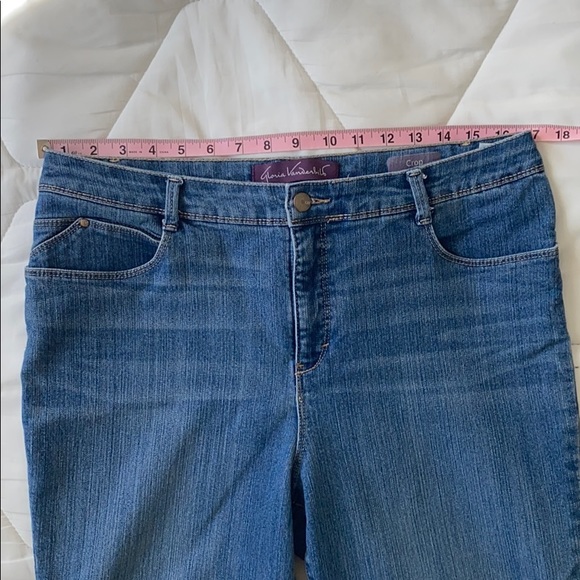 Women’s Capris Jeans 14 Petite, Medium Blue - Picture 9 of 9